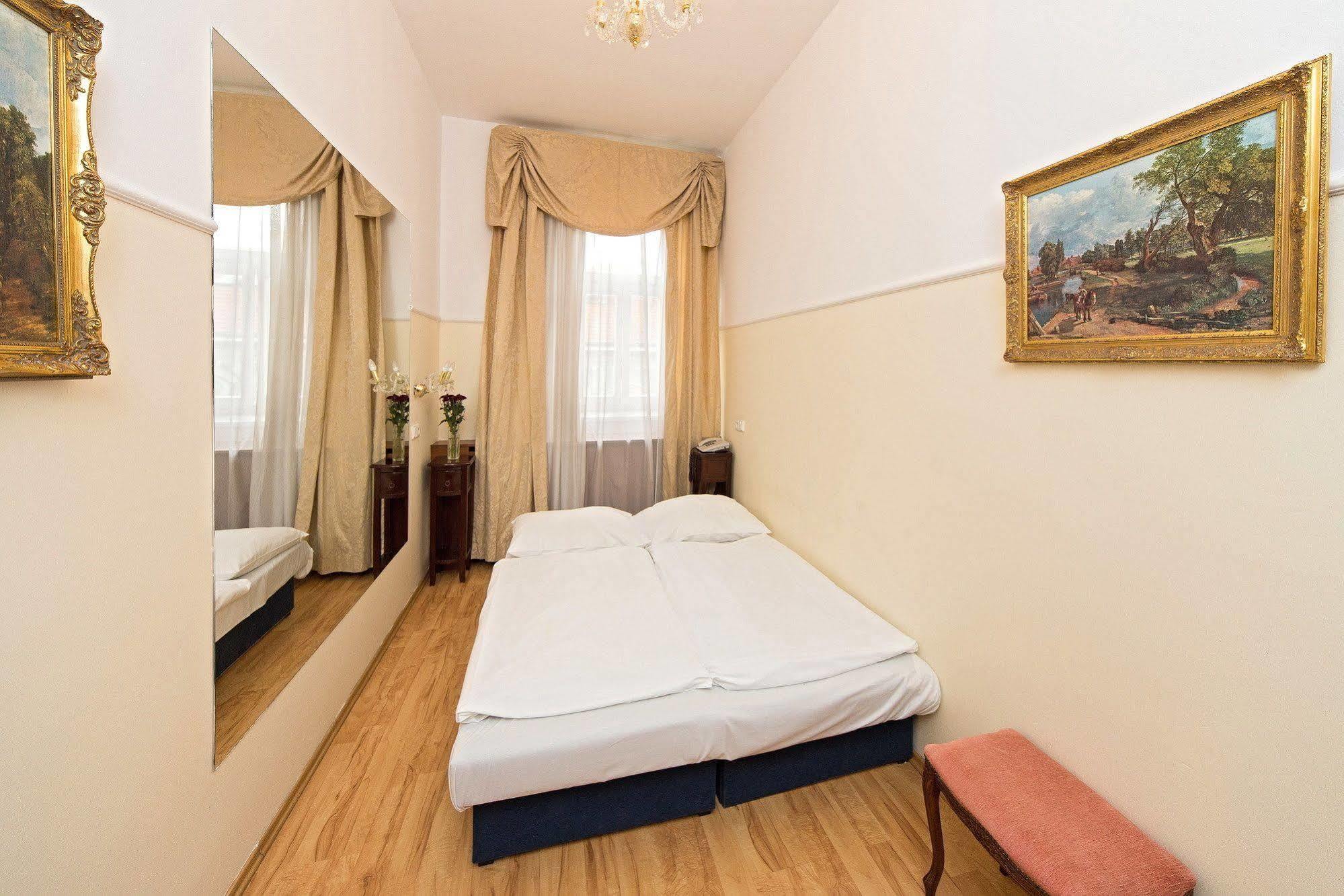 Hotel Donatello Πράγα Εξωτερικό φωτογραφία